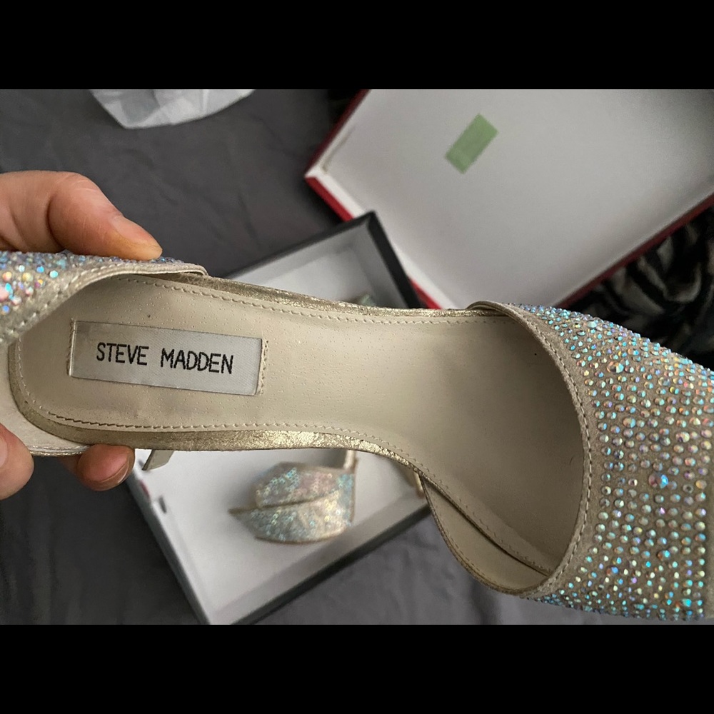Heels - Picture 2 of 2